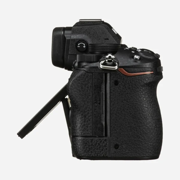 Nikon Z5 Mirrorless Camera - Image 3